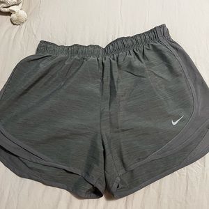 Nike Tempo Short - Gray
